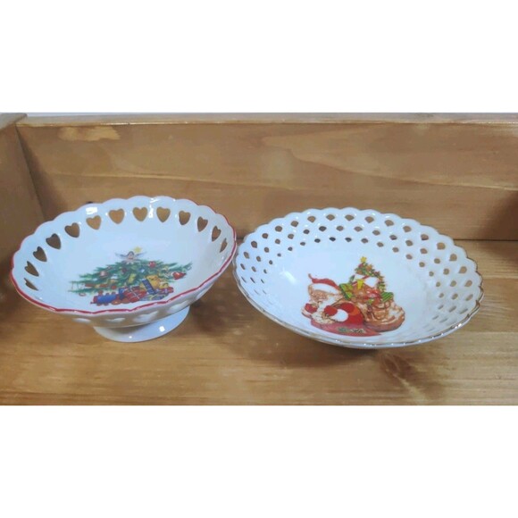 Lot Of 2 Vtg REUTTER PORCELAIN Christmas Santa HOLIDAY BOWL W/ PIERCED RIM - Picture 1 of 9